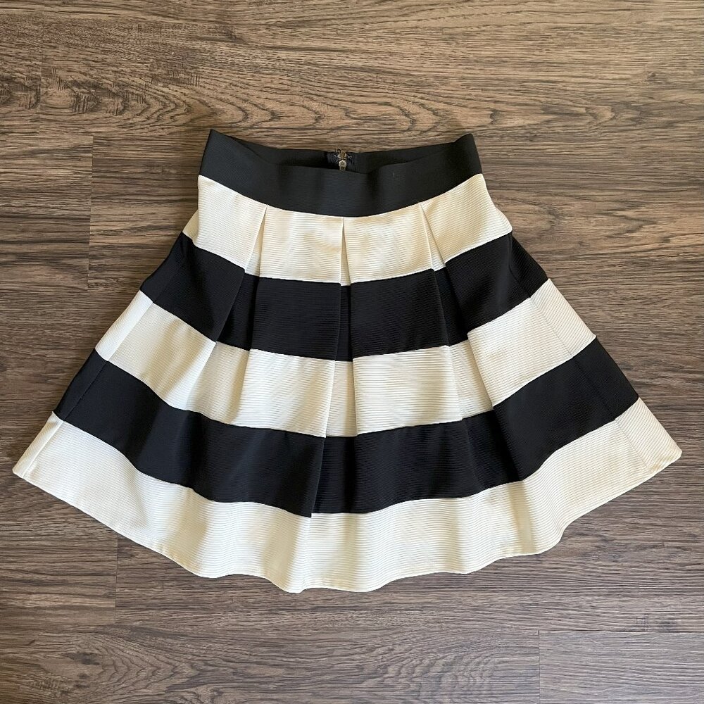 Ya Los Angeles Striped Pleated Mini Skirt L Juniors fits XS/S